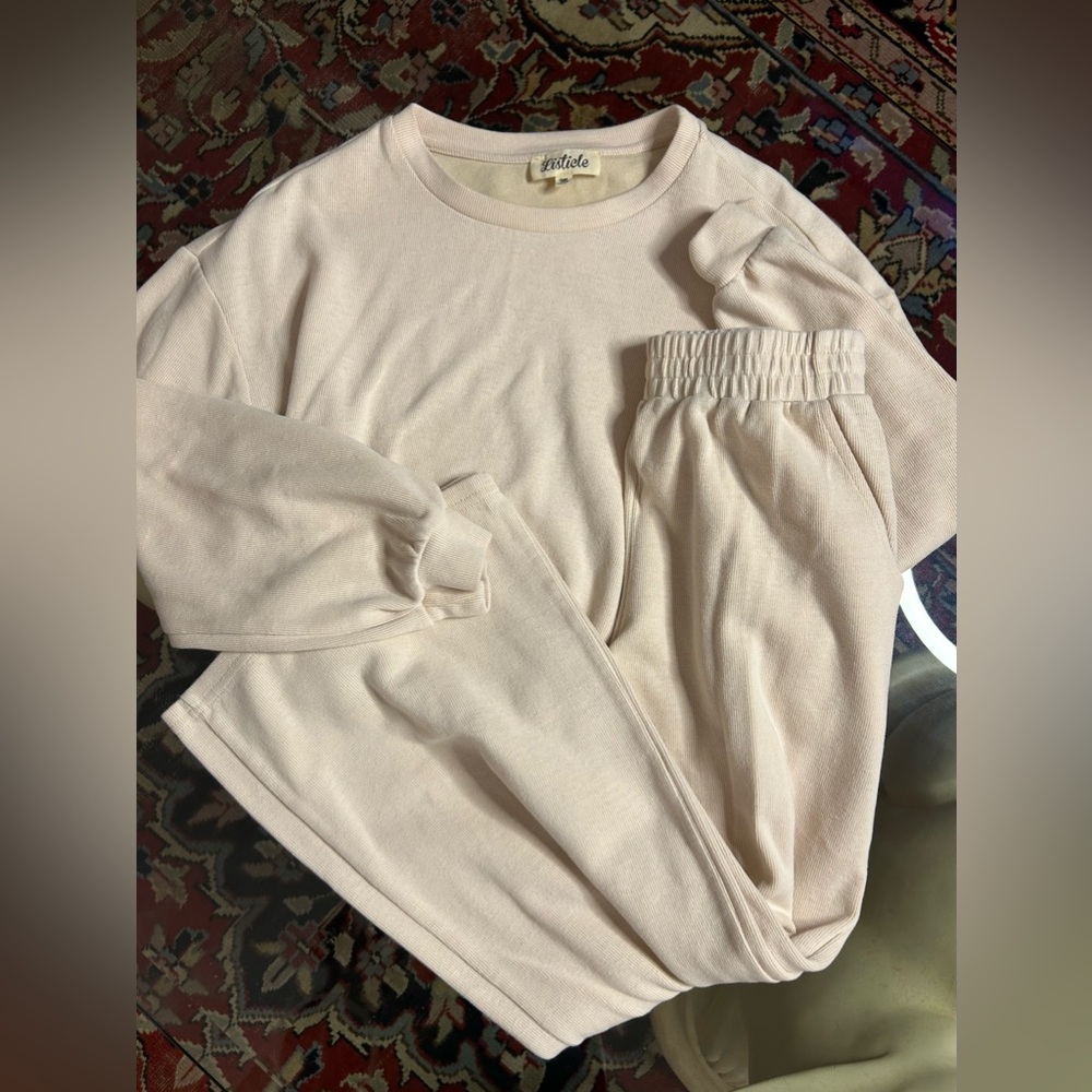 2 piece set beige size medium
